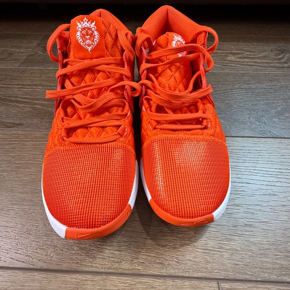 Nike Lebron Witness VIII TB team Orange/White 10.5 FB9944-800 Basketball NIB - Picture 8 of 9